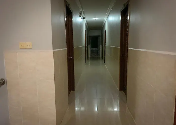 Damnak Riverside Gasthof 3*