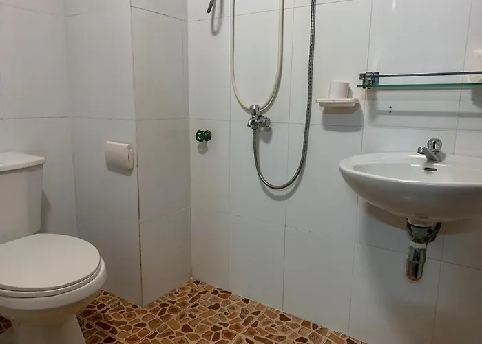 Damnak Riverside Gasthof 3*